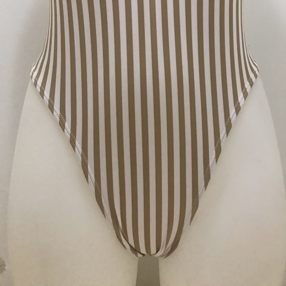 Swimsuit - Picture 5 of 6
